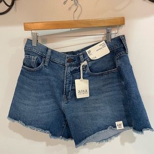 NWT Ana high rise boyfriend shorts with fray edges size 8 p